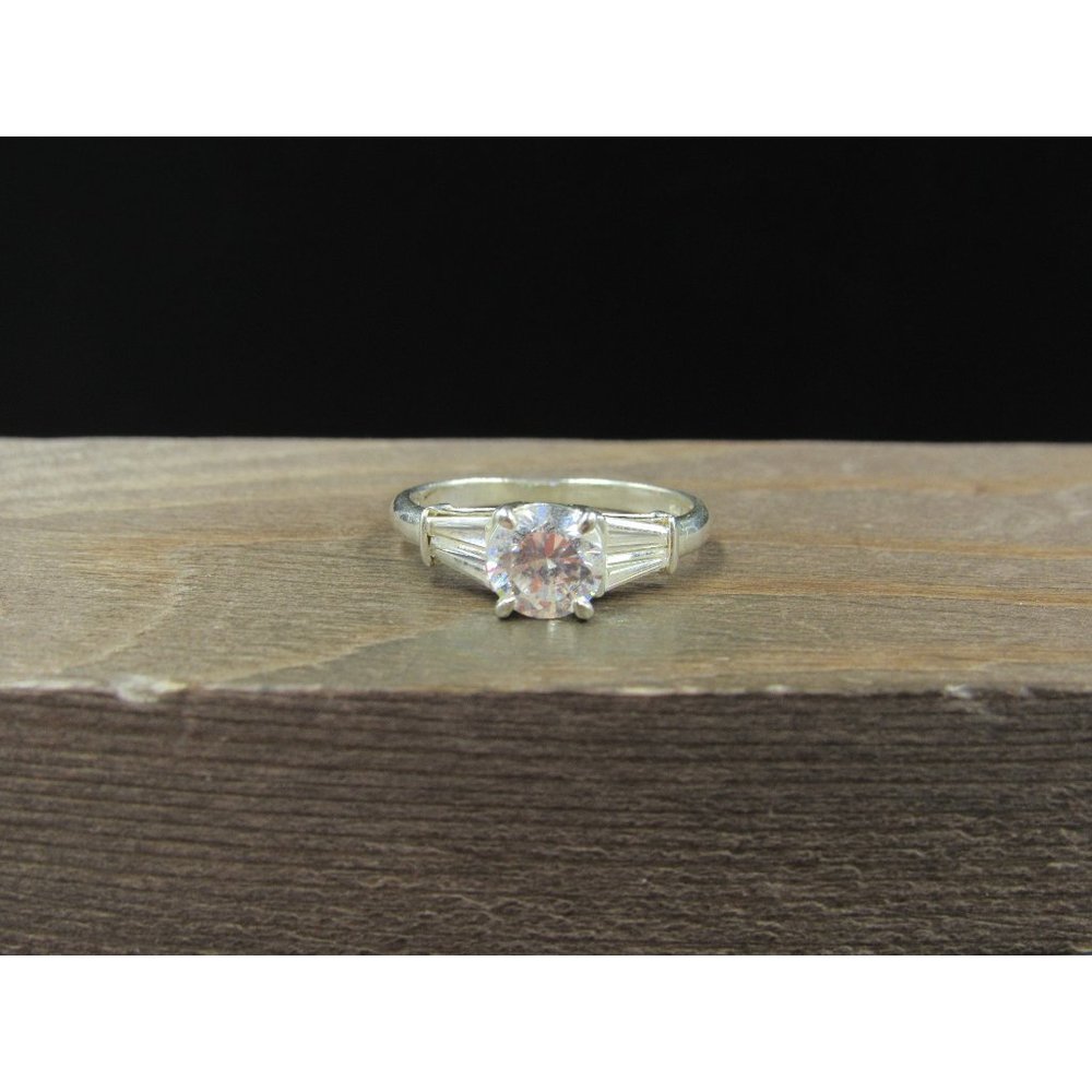Size 7 Sterling Silver Bright CZ With Accents Band Ring Vintage Statement